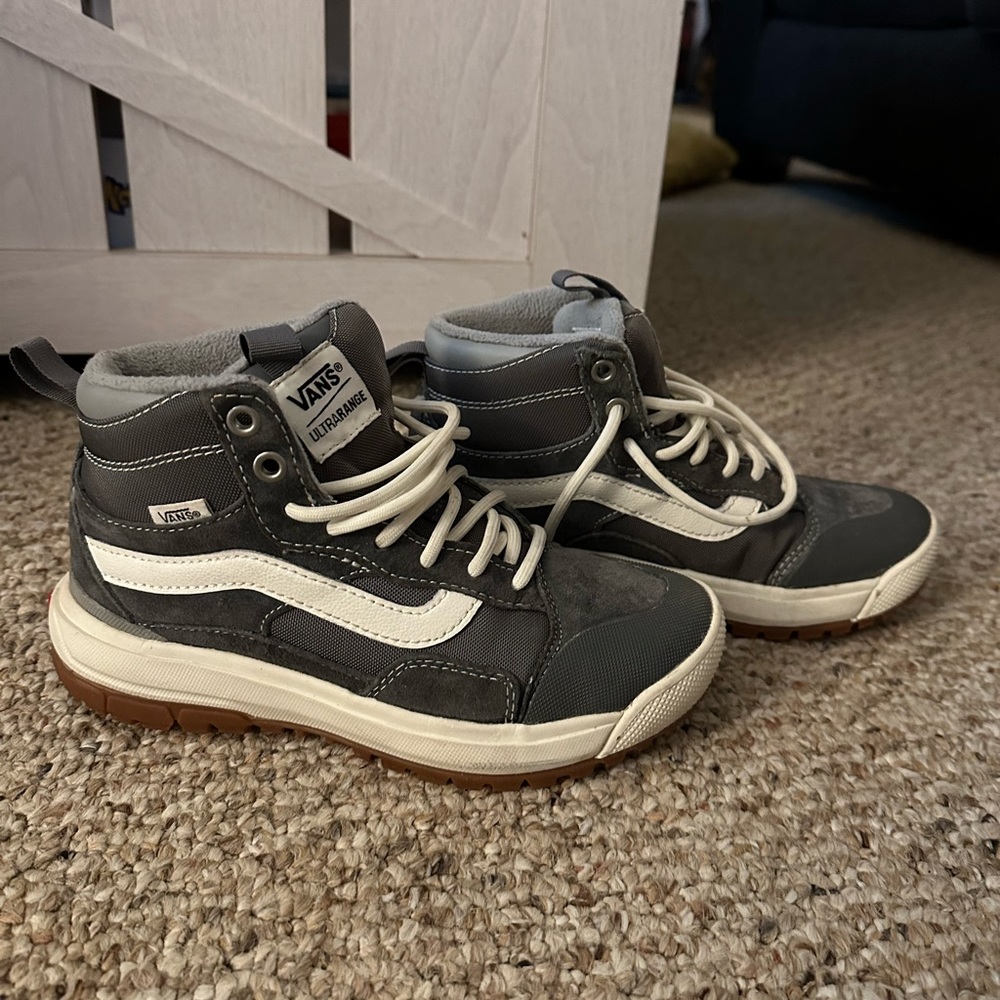 Youth Vans MTE Boots size 3.5